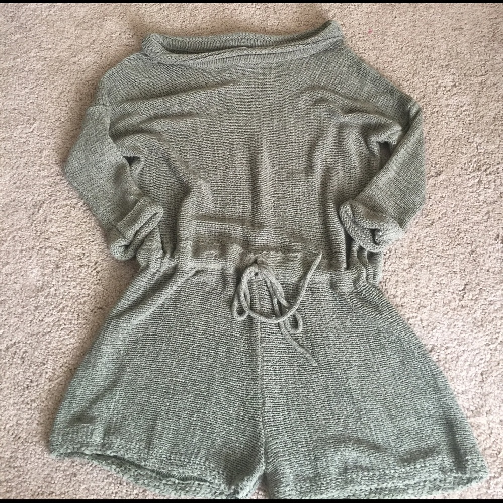 Casual off the shoulder romper