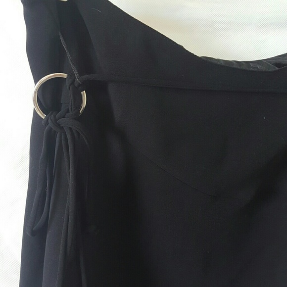 Lady Hazan solid black skirt with belt - Picture 2 of 2