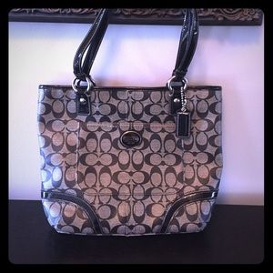 Medium size Coach bag