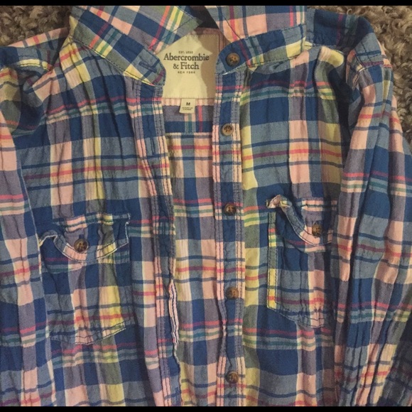 3 flannels. Size small/medium - Picture 2 of 4