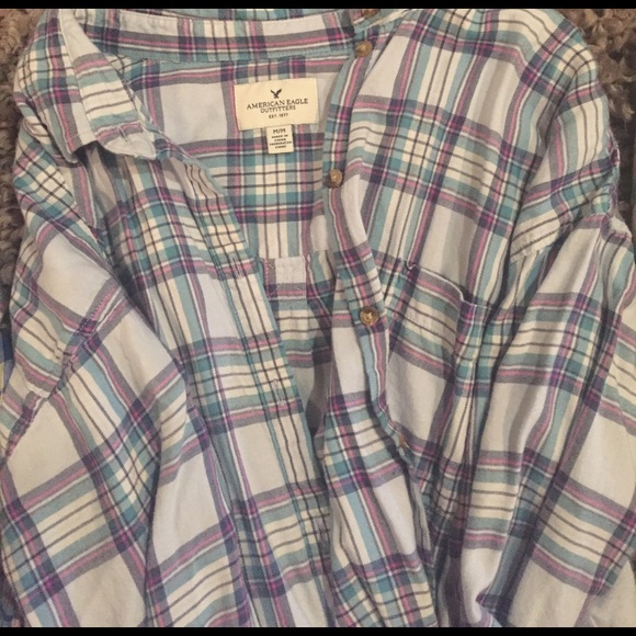 3 flannels. Size small/medium - Picture 3 of 4