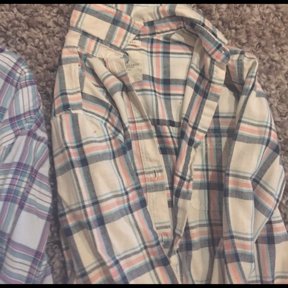 3 flannels. Size small/medium - Picture 4 of 4