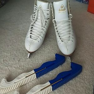 Ladies Ice skates