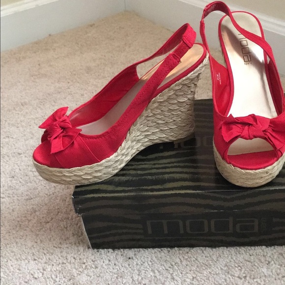 Red high heel wedges - Picture 2 of 4