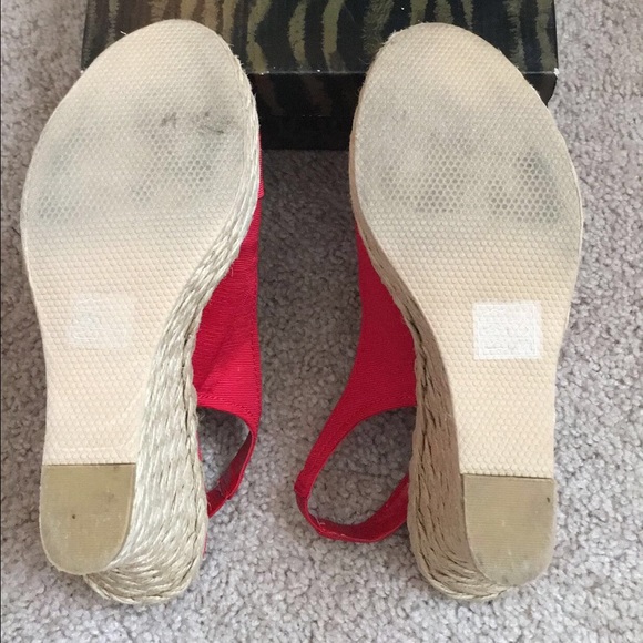 Red high heel wedges - Picture 4 of 4