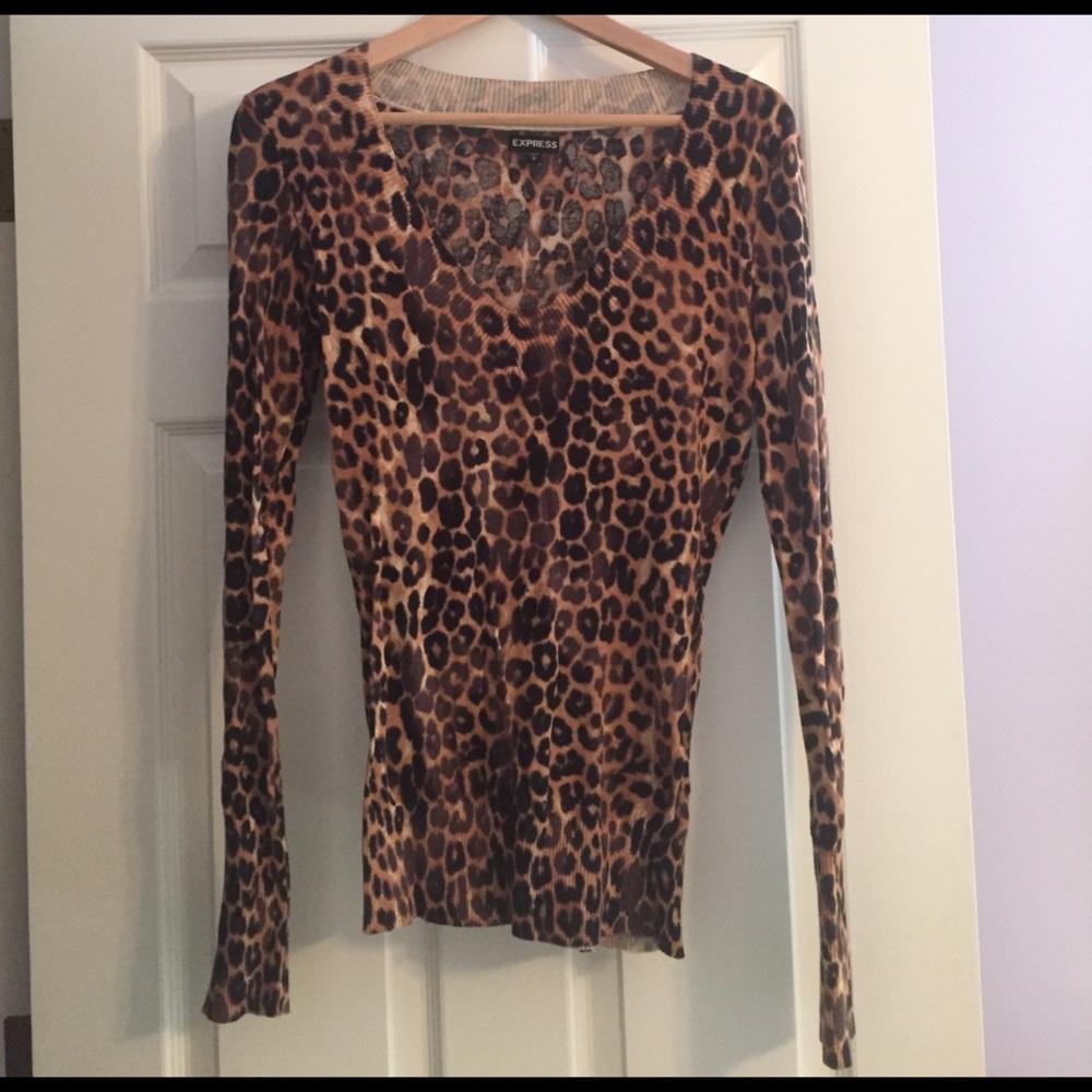 Leopard Express sweater size medium