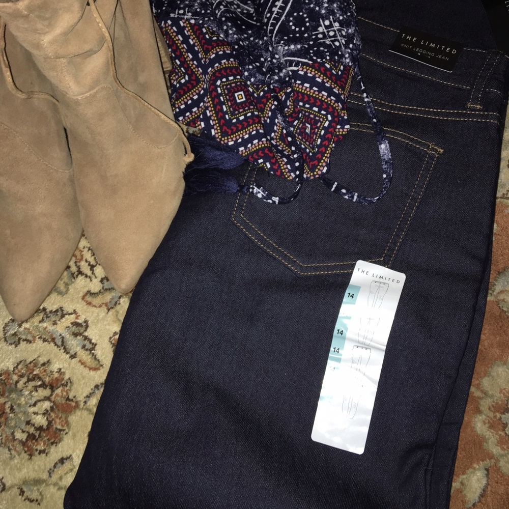 THE LIMITED - stretch dark blue jeans 👖