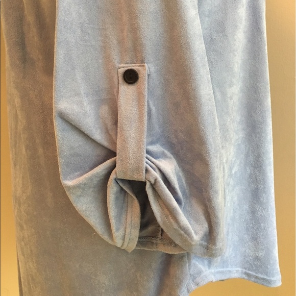 Last One! Sky Blue V-Neck Velvet 3/4 Sleeve Top - Picture 4 of 6