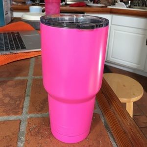 Hot pink powder coated yeti cup with lid