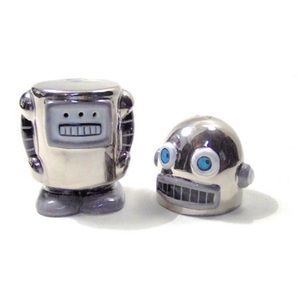 NWOT 🤖 Robot Magnetic Salt and Pepper Shakers