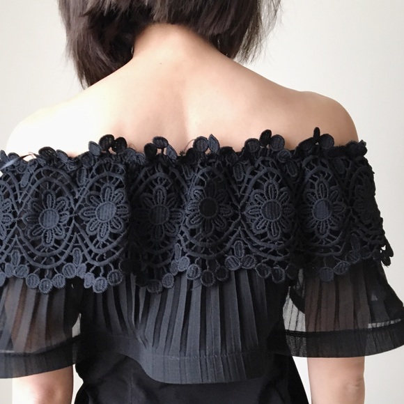 Priscilla belle off-shoulder top. - Picture 2 of 3