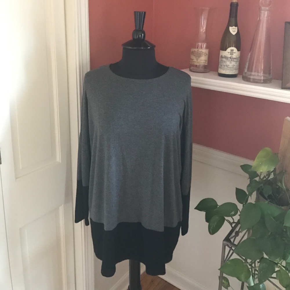In Joy Clothing gray and black tunic