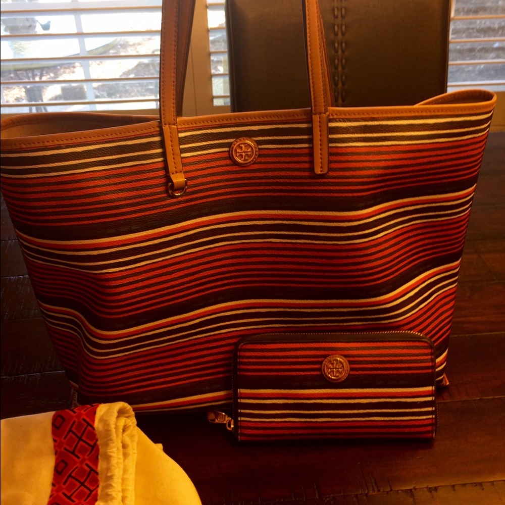 ****SOLD****Tory Burch Tote and Matching Wallet