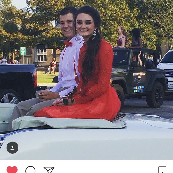 Red Lace dress - Picture 6 of 6