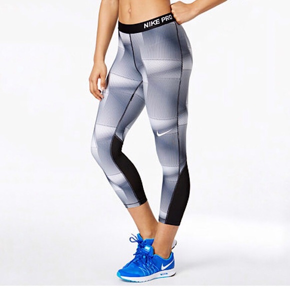 Nike Pants - Nike Pro Training Capris