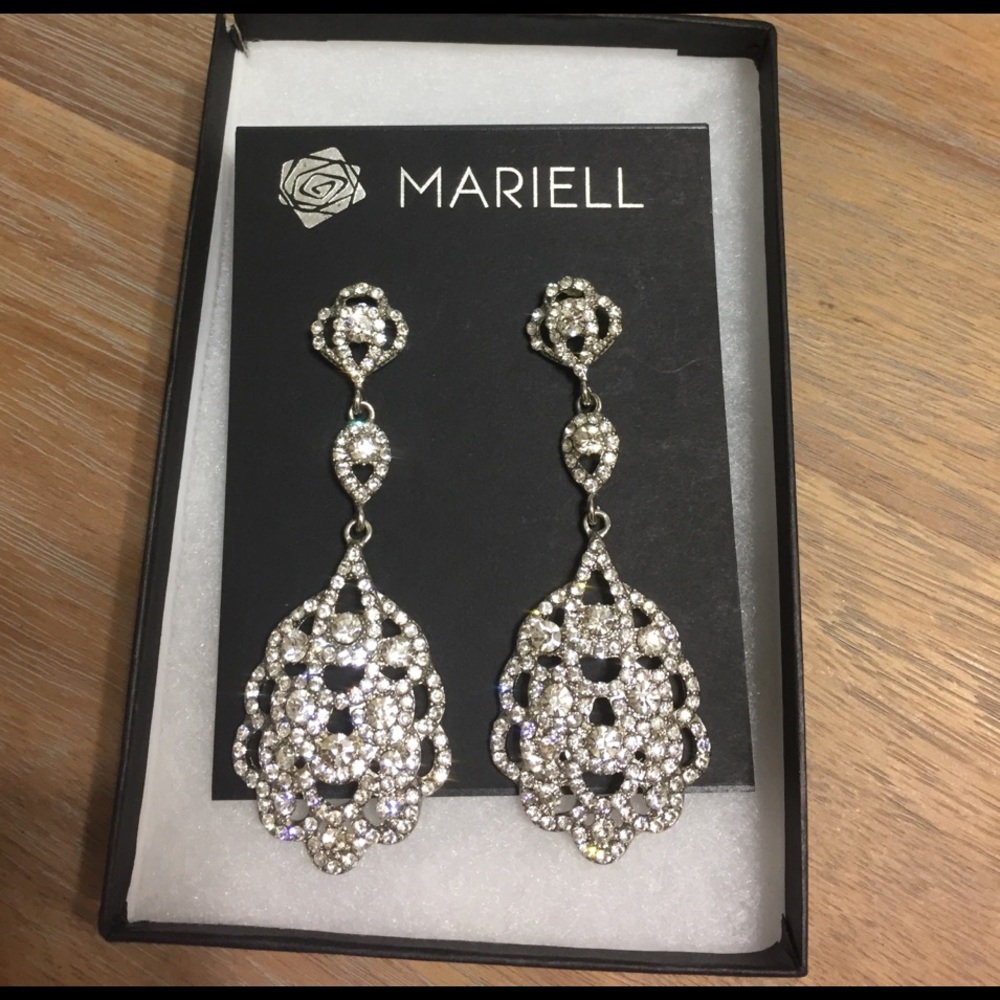 Sparkly long beautiful earrings!