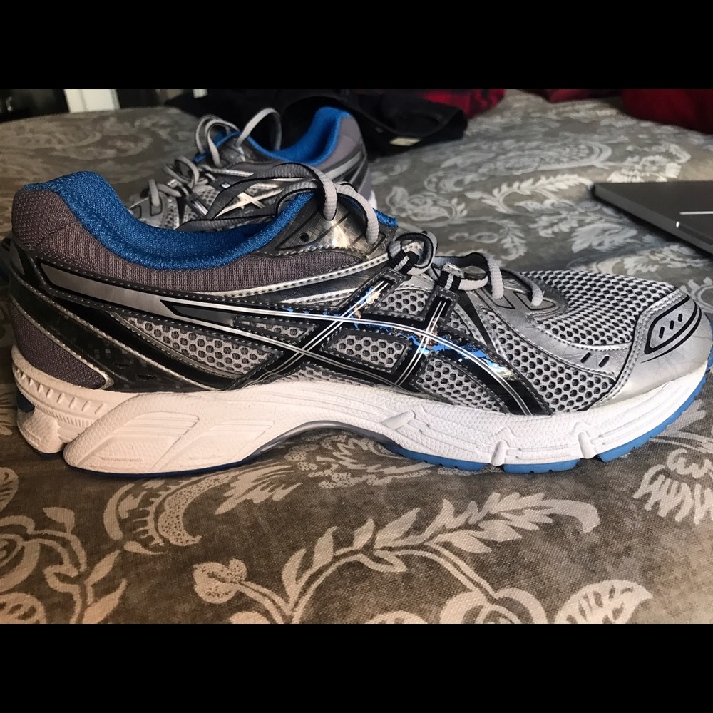 Asics men's sneakers.