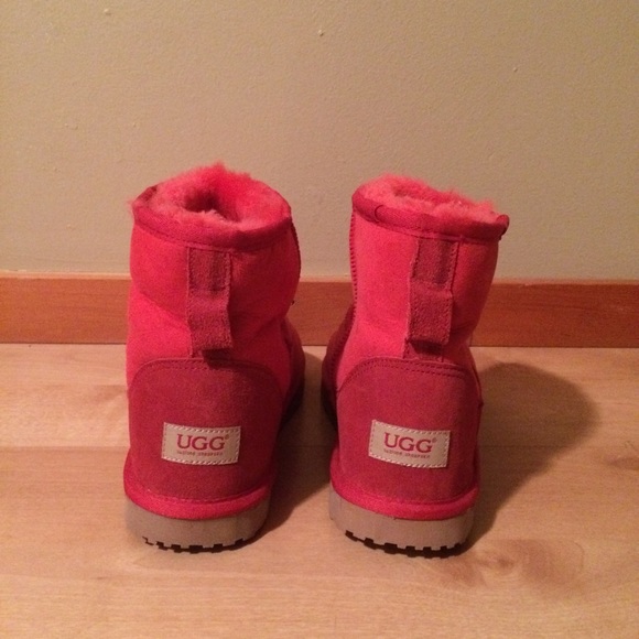 Pink ugg mini 2 classic - Picture 2 of 4