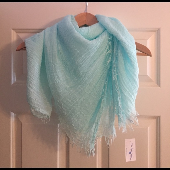 Pale turquoise viscose scarf - Picture 3 of 3