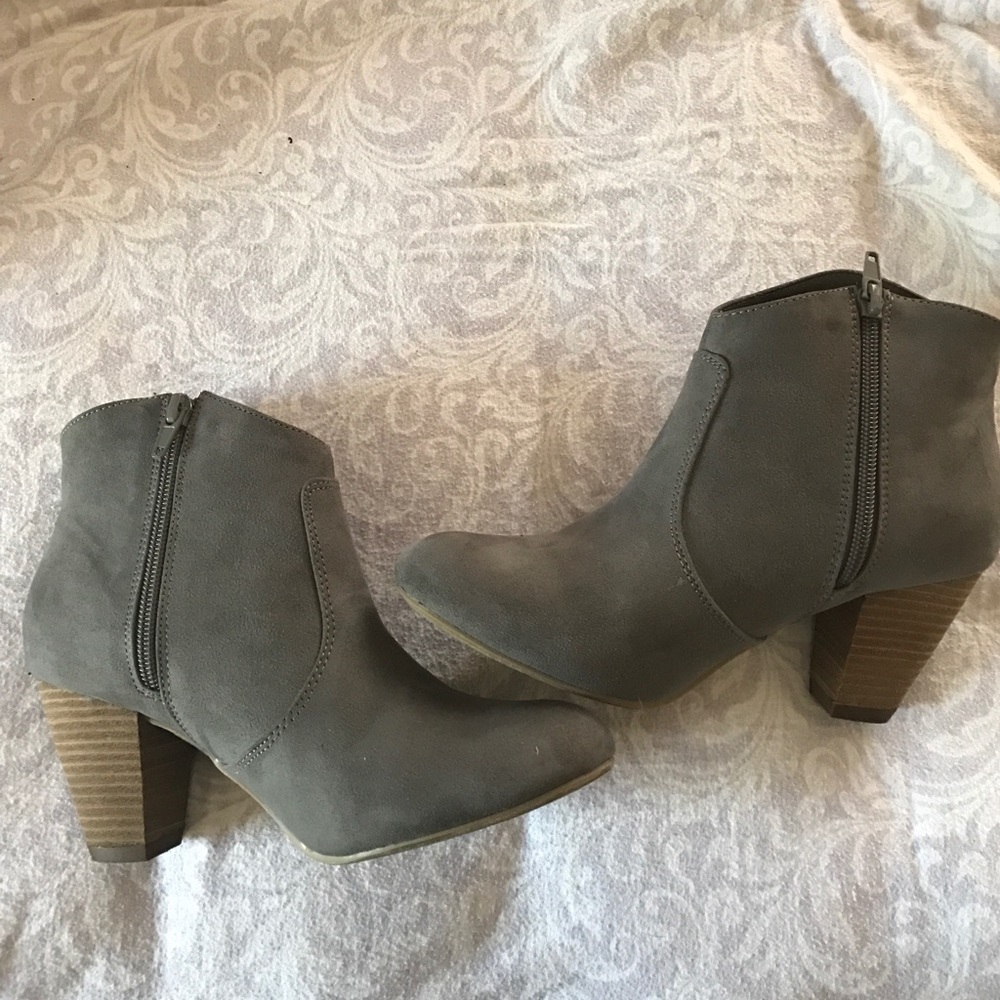 Gray Booties❤️