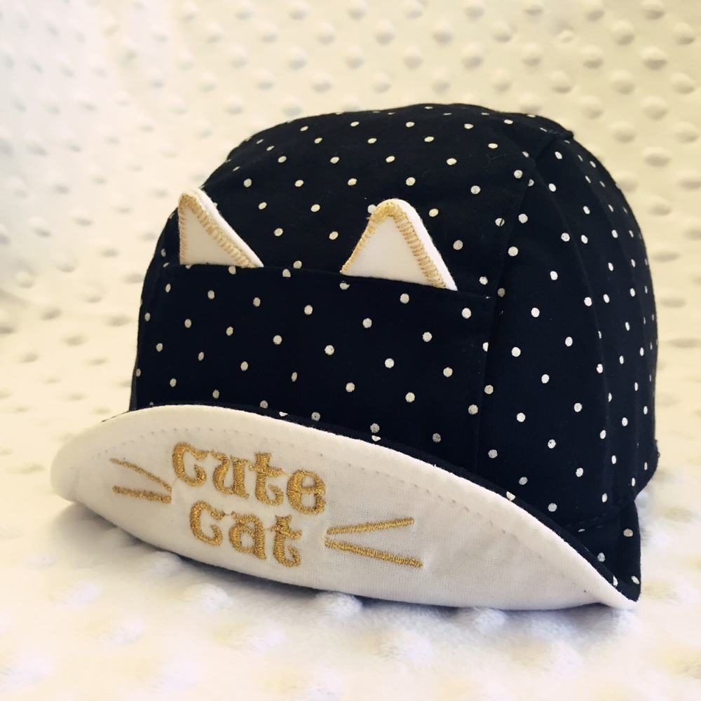 Cotton character cap with cat ears.