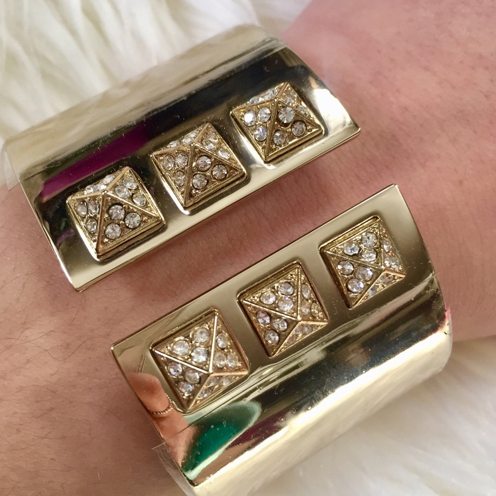 ✨Victoria's Secret Gold Cuff✨
