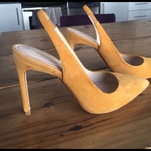 Zara Basic Collection - yellow pump