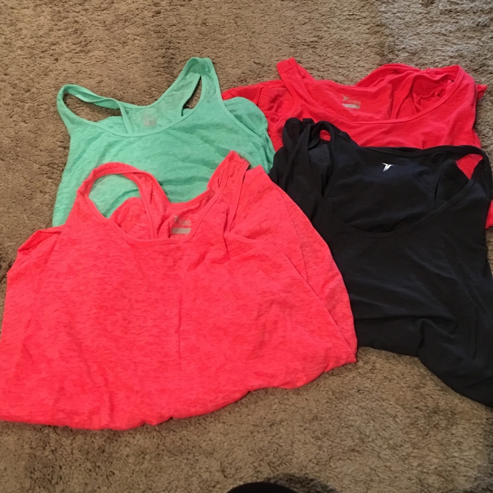 4 Old navy workout tops xxl