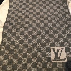 Louis Vuitton 100% authentic wool scarf