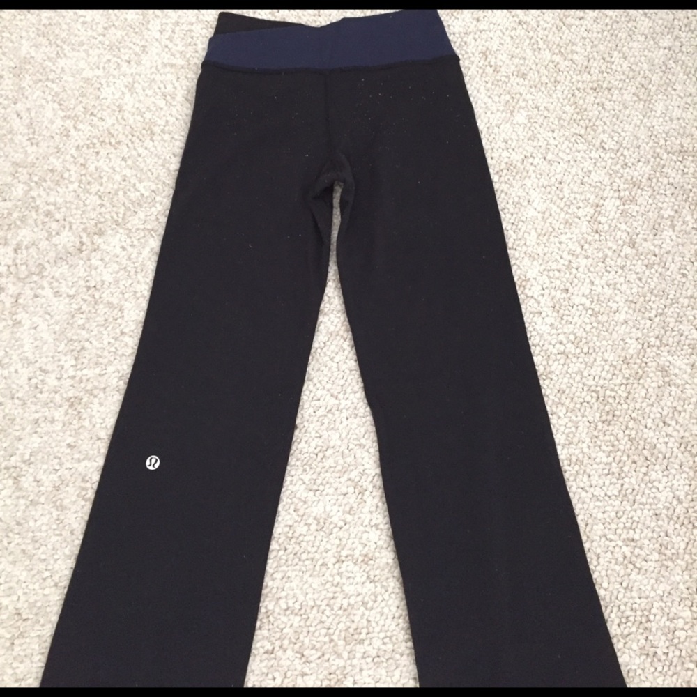 Classic LuLuLemon black athleisure pant. Size 2