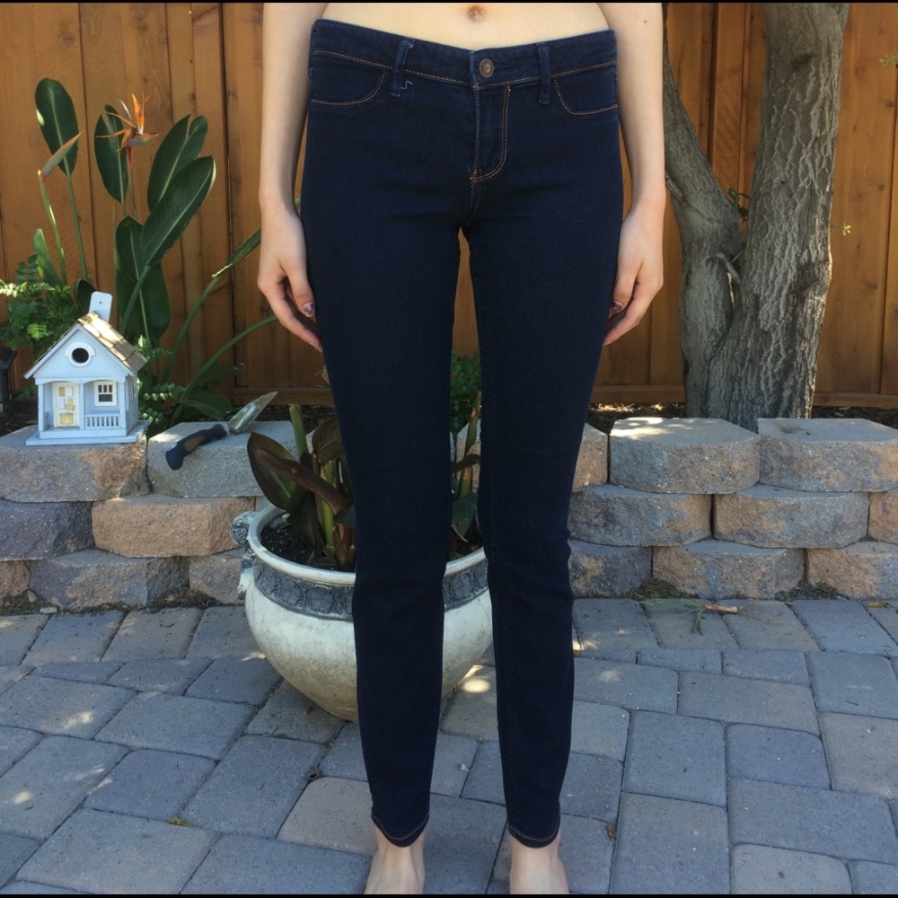 Dark blue Hollister skinny jeans