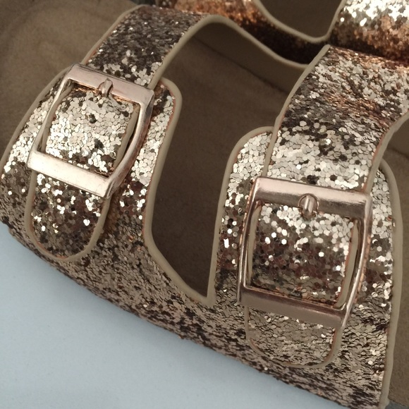 1 LEFT! Gold Birkenstock Style Sandals - Picture 3 of 7