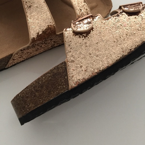 1 LEFT! Gold Birkenstock Style Sandals - Picture 4 of 7