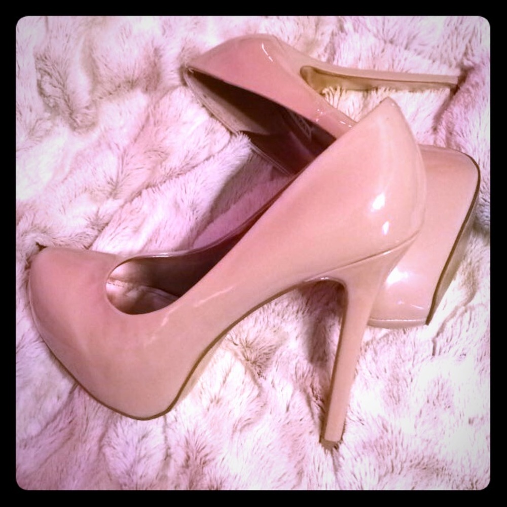 Nude patent Steve Madden platform pumps