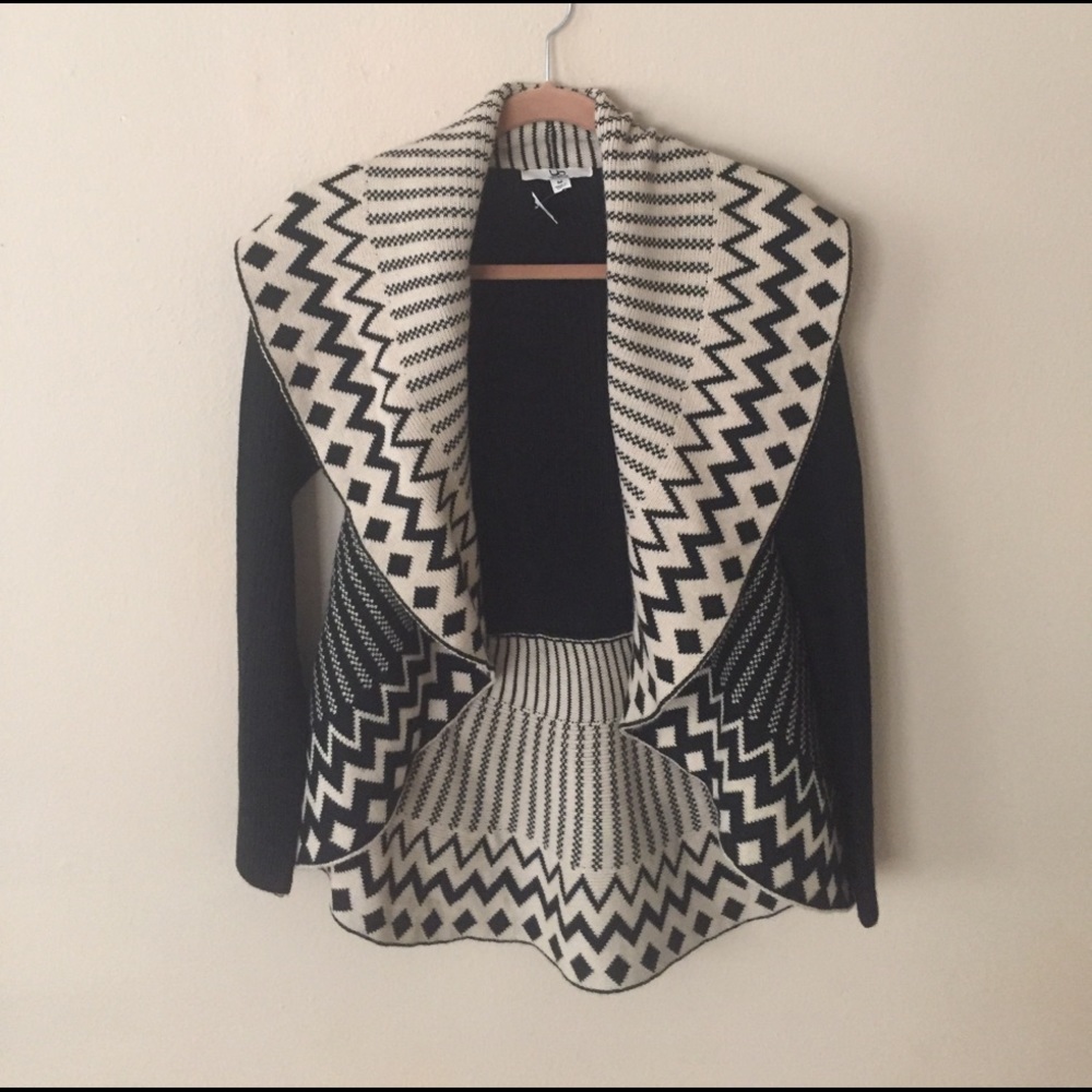 Long Sleeve Cardigan Zig Zag print
