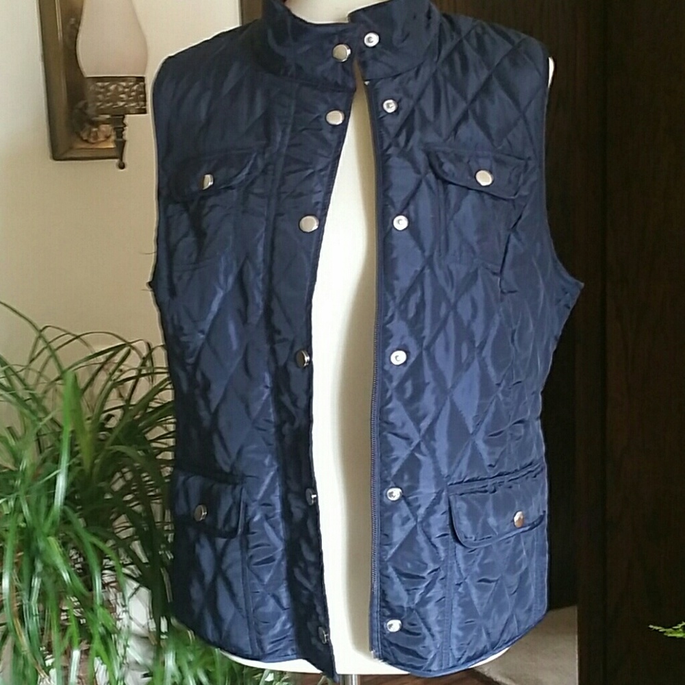 Roz & Ali, nylon vest. NWOT