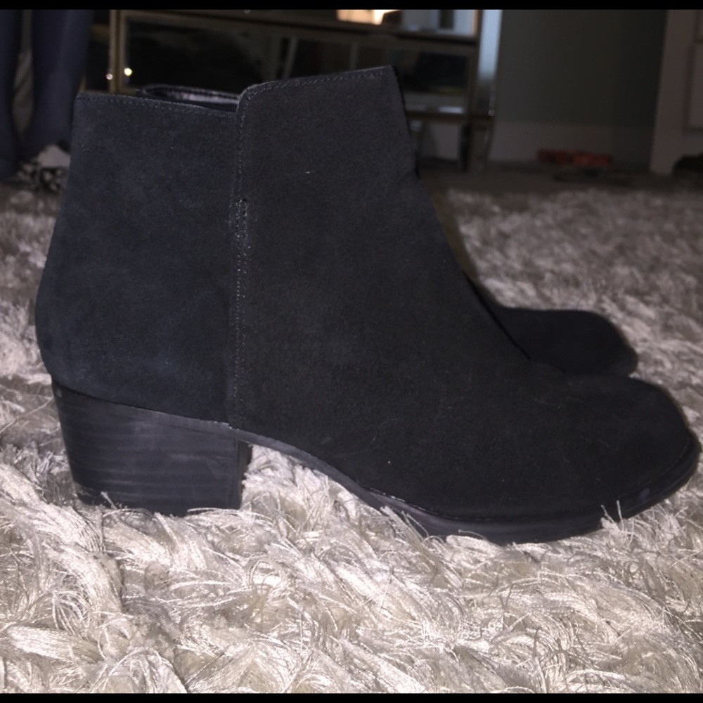 Jessica Simpson black booties