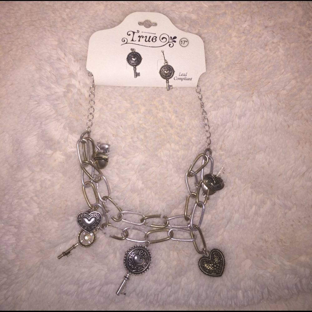 Heart & Key gold necklace with matching earrings