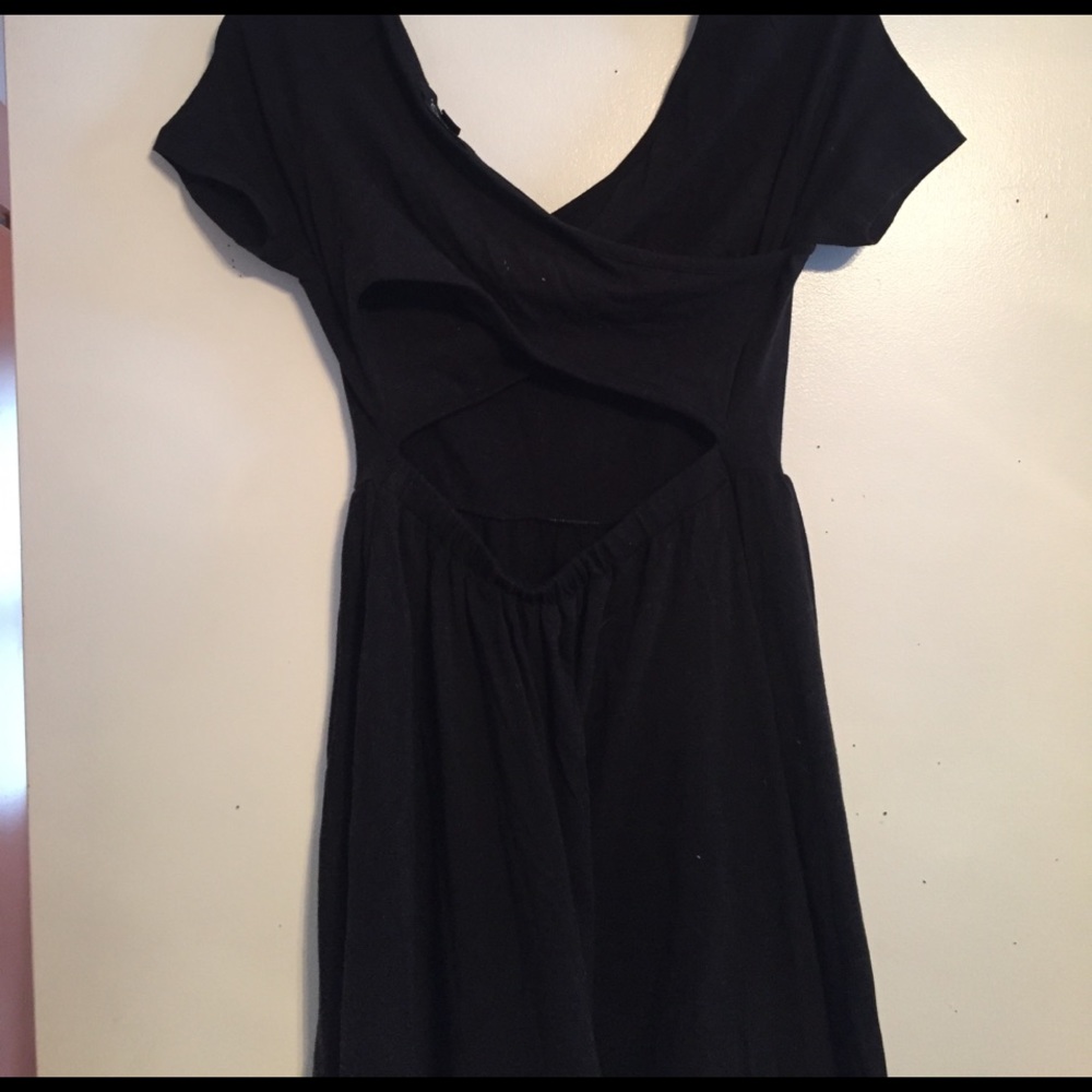 Black dress with criss cross back and cut out - Picture 2 of 2