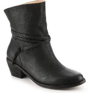 Latigo western black braid wrap ankle boots 9