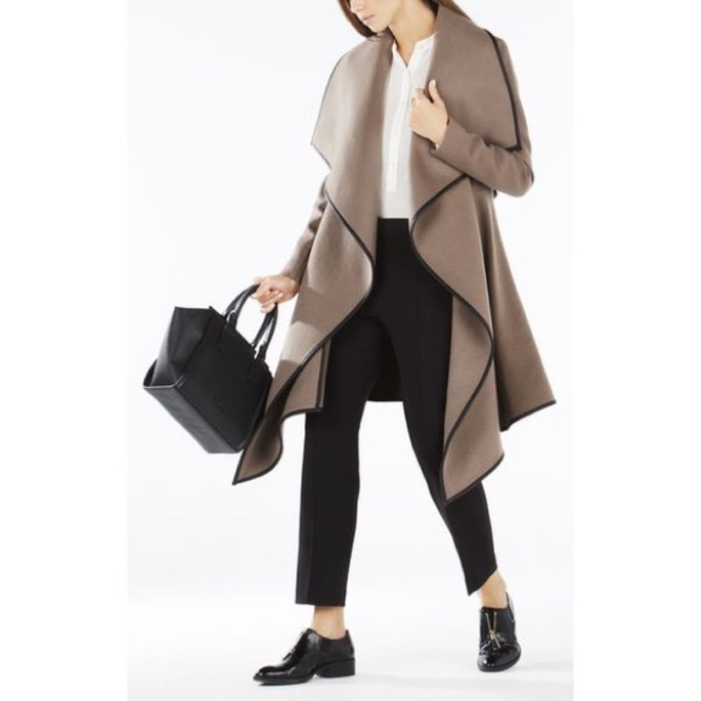 🌟 NEVER WORN 🌟 BCBG Cameron Wrapped Trench Coat