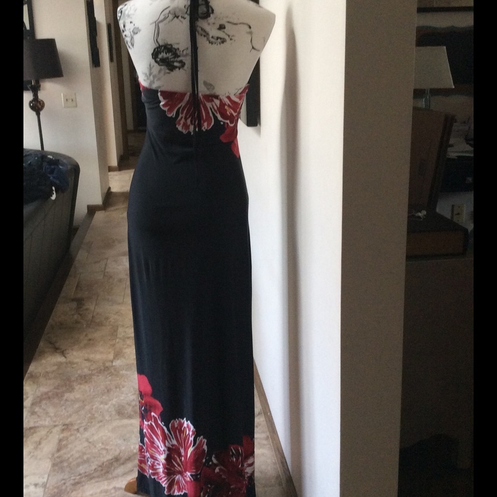 Halter floral border Maxi Dress 🌹🌹 - Picture 2 of 3