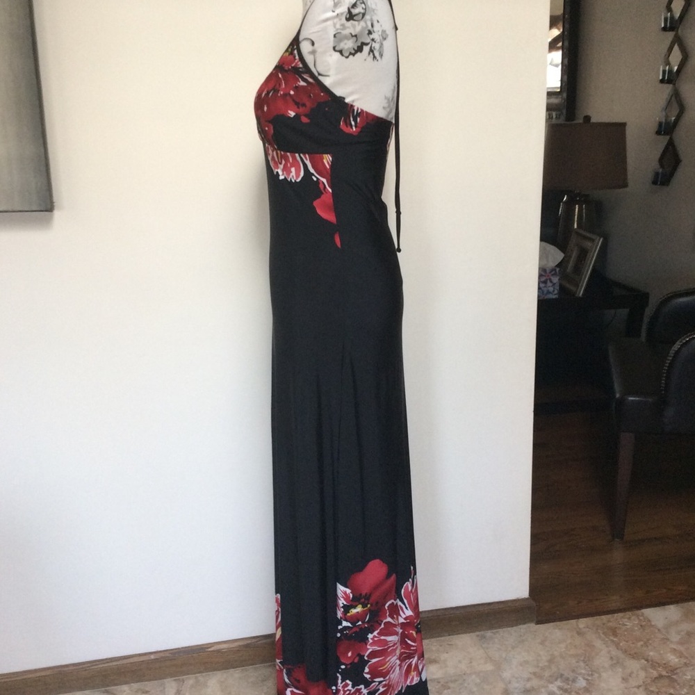 Halter floral border Maxi Dress 🌹🌹 - Picture 3 of 3