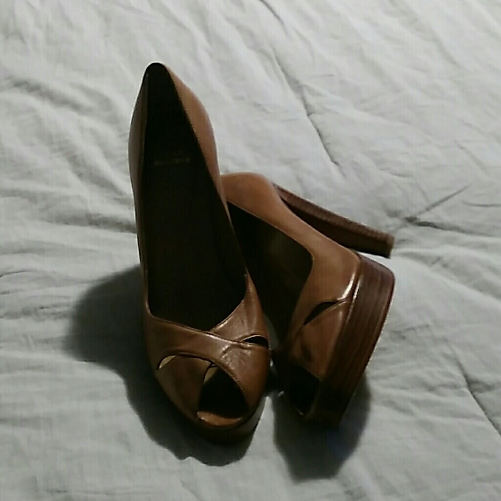 Stuart Weitzman leather heels
