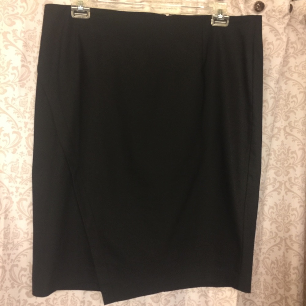 Asymmetric hem pencil skirt