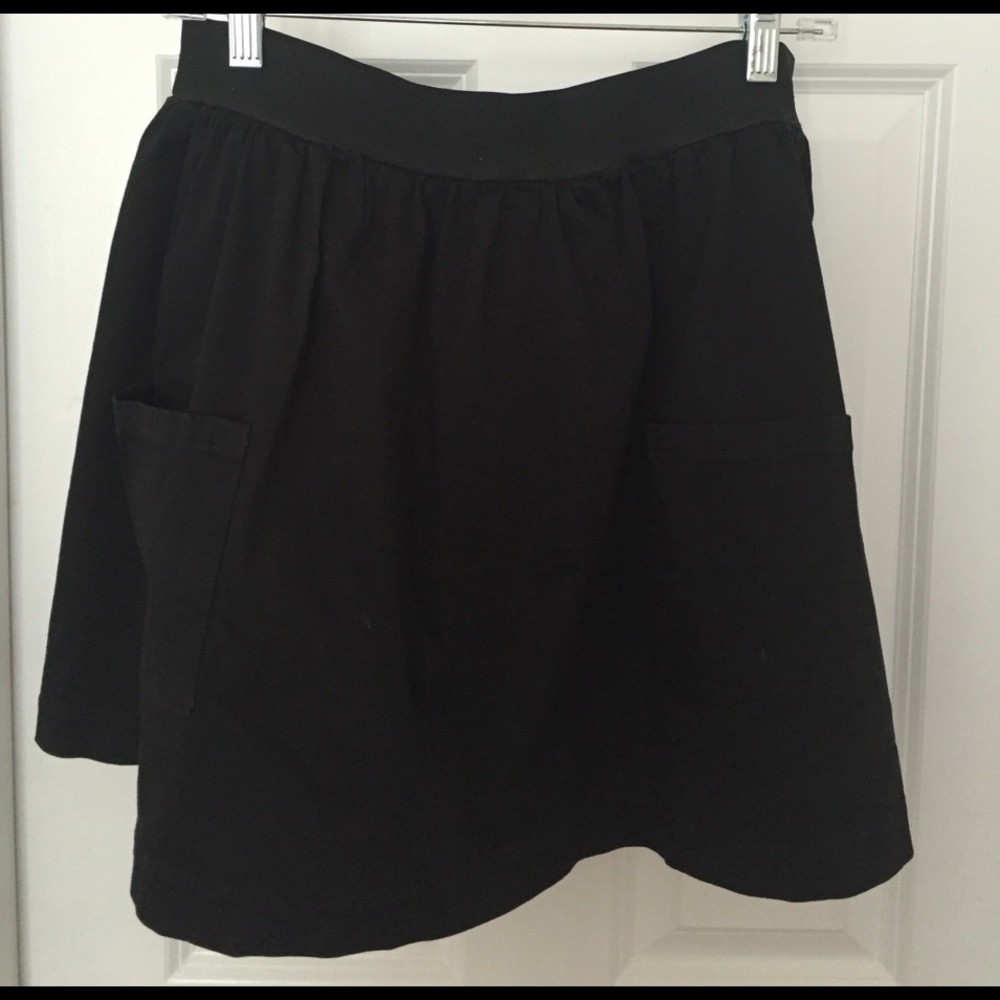 XXL elastic waist skirt with side pockets.