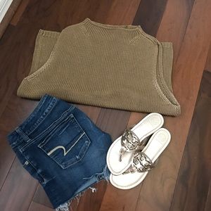 Ann Taylor sleeveless sweater