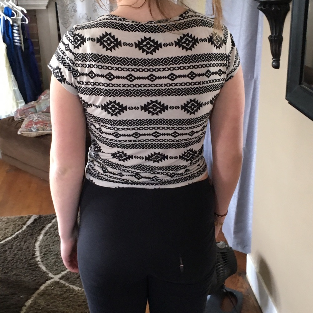 Aztec Crop Too - Picture 2 of 2