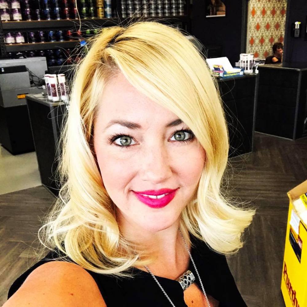 Meet your Posher, Adrianne