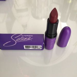 Selena x Mac lipstick